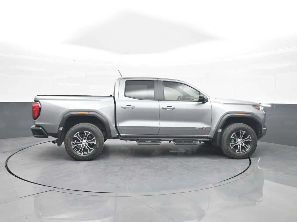 2024 GMC Canyon 4WD AT4