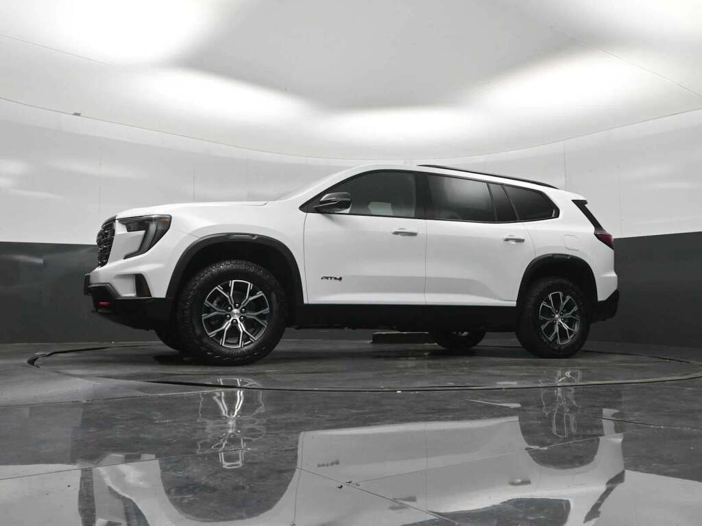 2026 GMC Acadia AT4 AWD