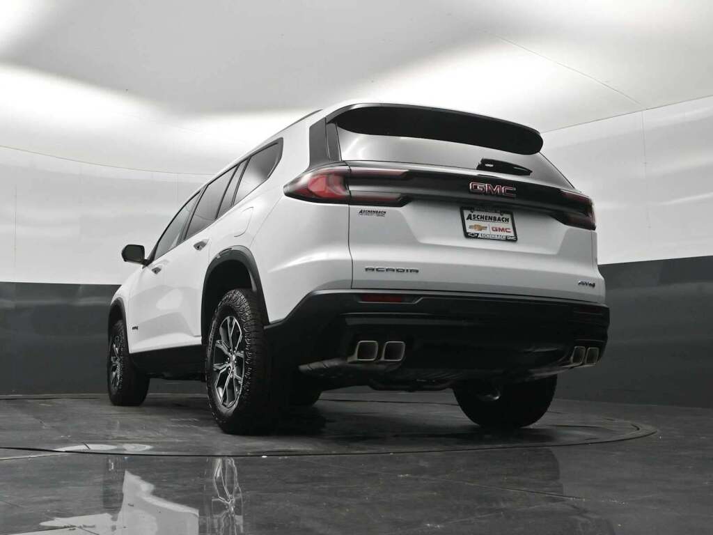 2026 GMC Acadia AT4 AWD