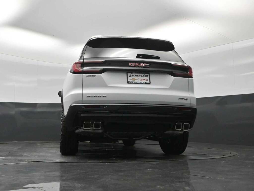 2026 GMC Acadia AT4 AWD