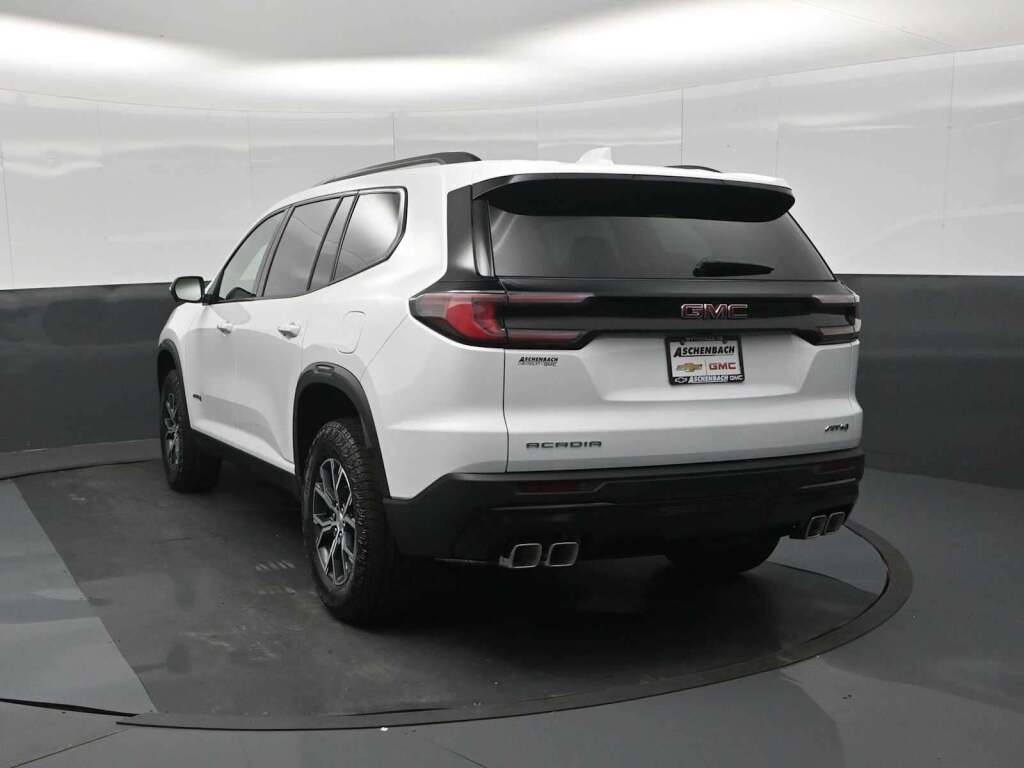 2026 GMC Acadia AT4 AWD