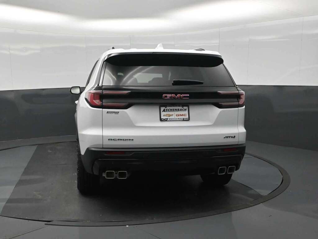 2026 GMC Acadia AT4 AWD
