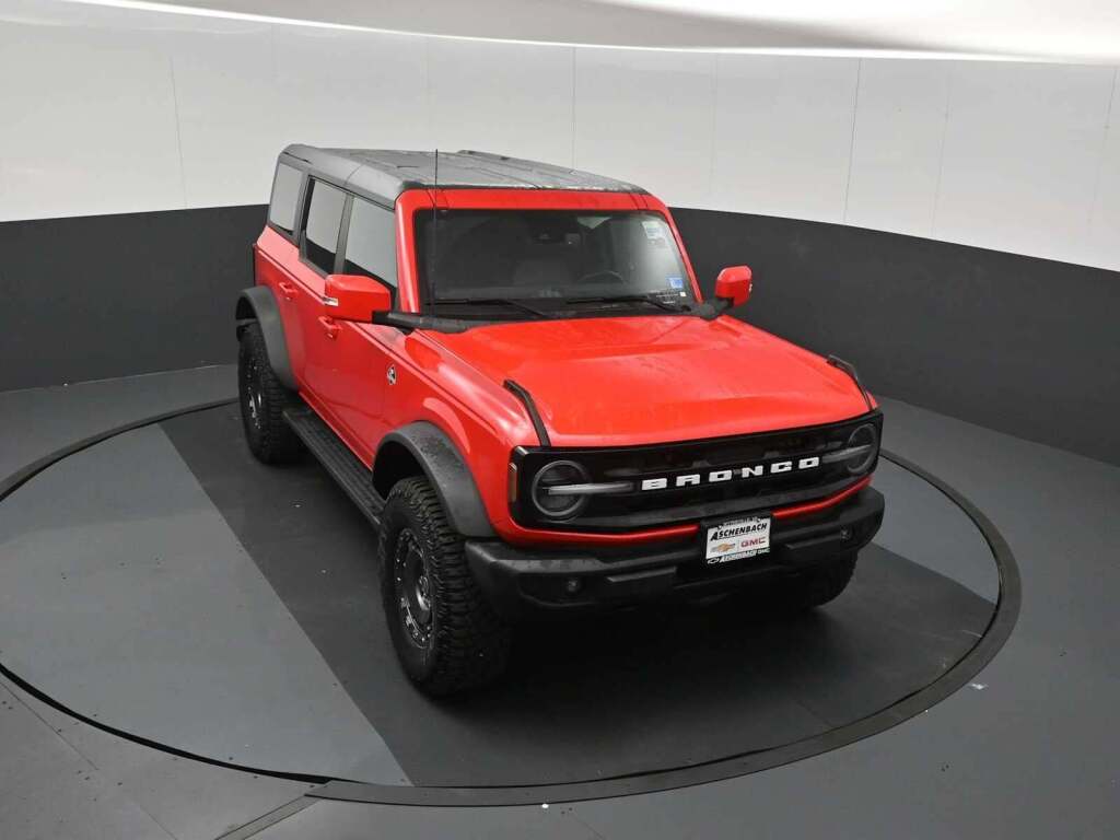 2024 Ford Bronco Outer Banks