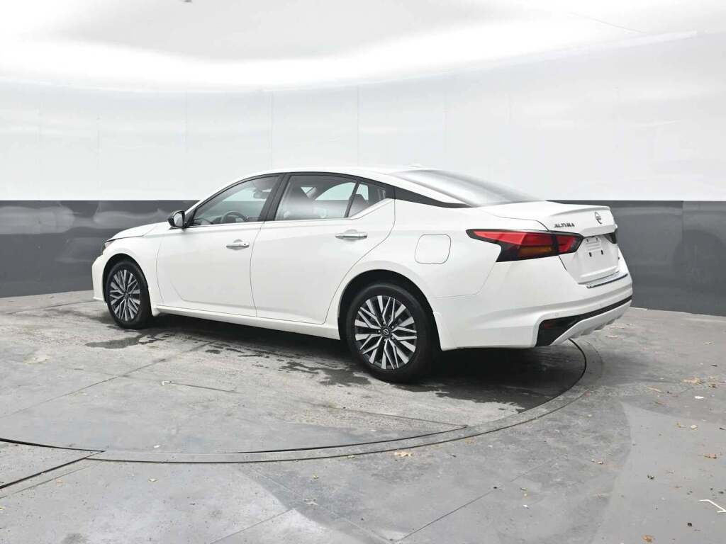 2023 Nissan Altima SV Intelligent AWD