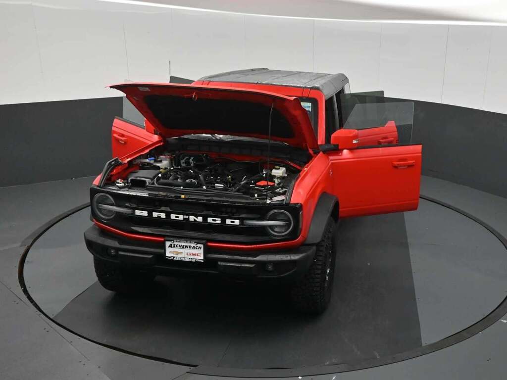 2024 Ford Bronco Outer Banks