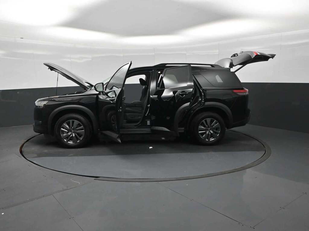 2025 Nissan Pathfinder SV 4WD