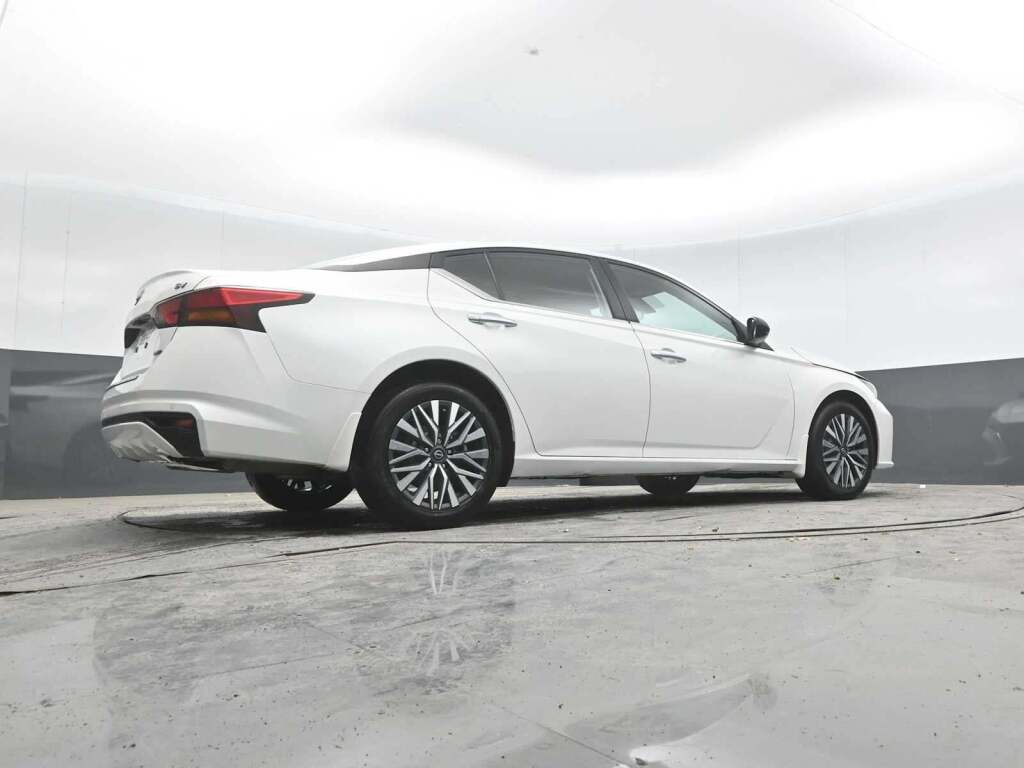 2023 Nissan Altima SV Intelligent AWD