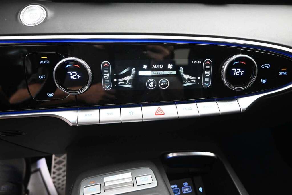 2024 Genesis GV70 2.5T AWD