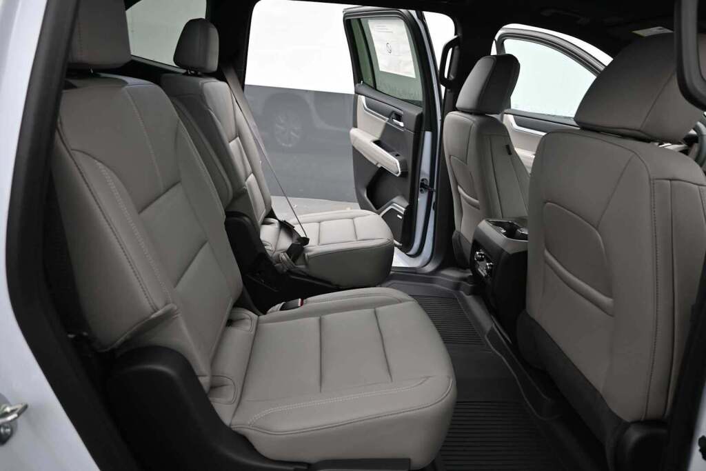 2026 GMC Acadia Elevation AWD