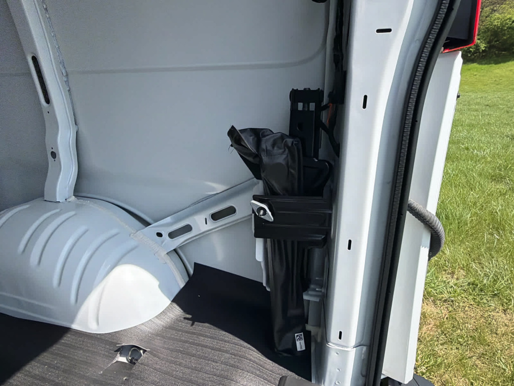 2025 GMC Savana Cargo 2500