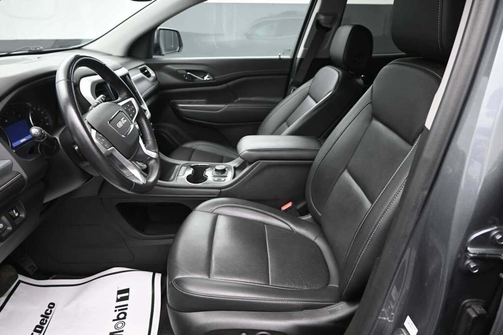 2022 GMC Acadia SLT