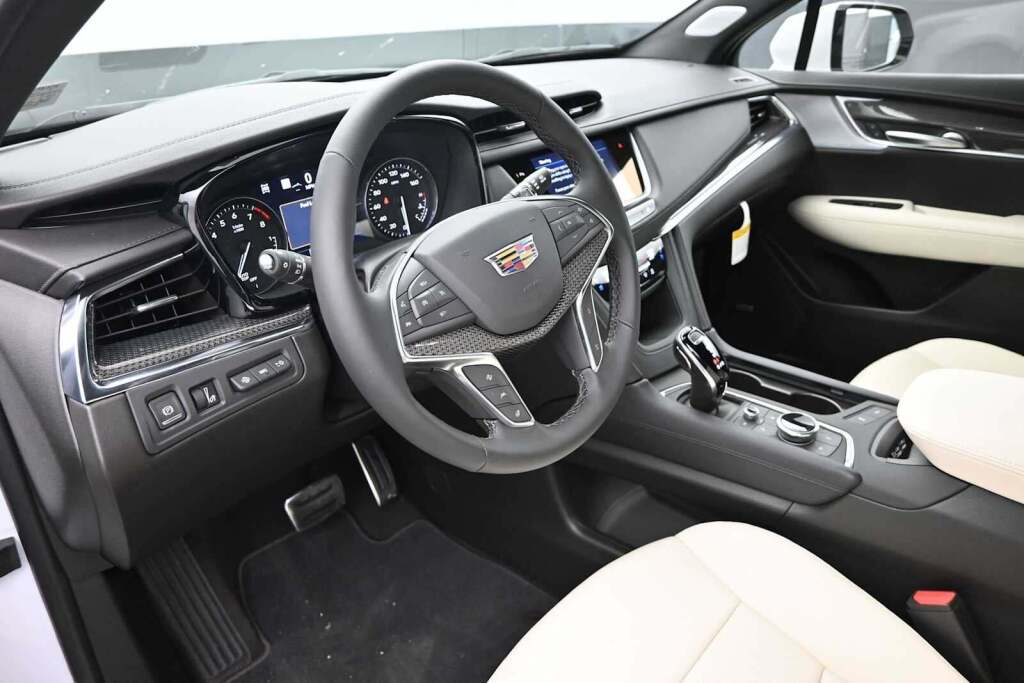 2026 Cadillac XT5 Sport