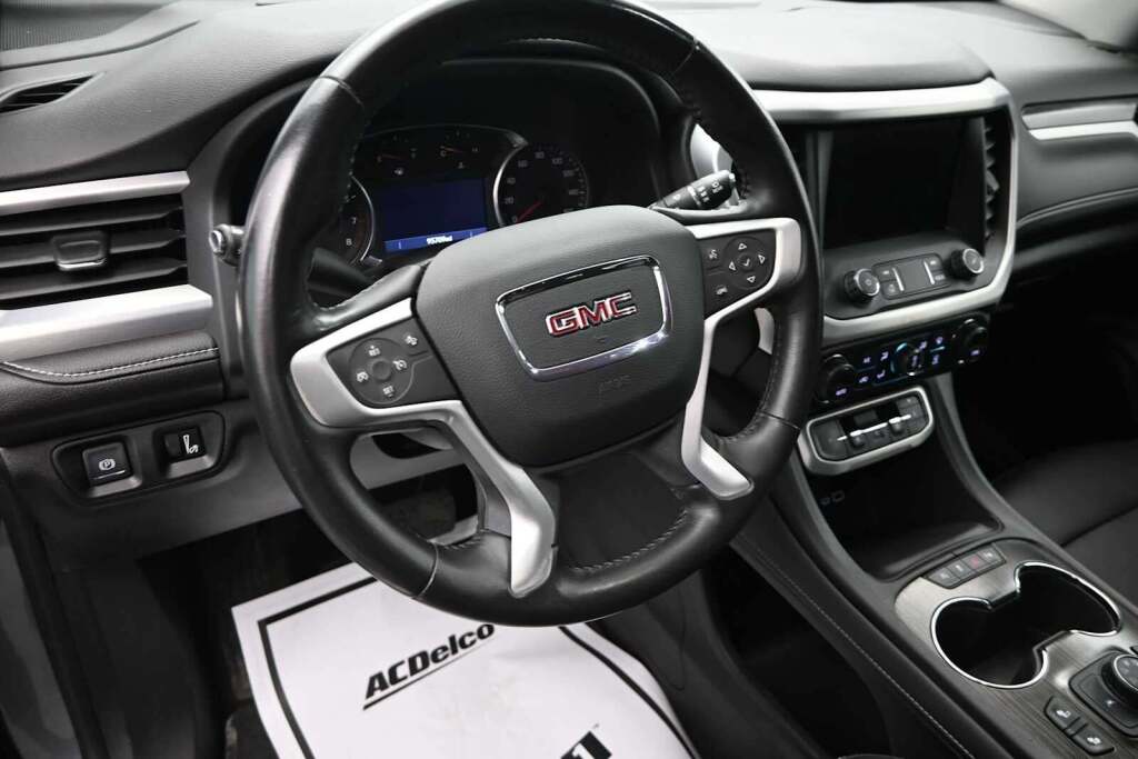 2022 GMC Acadia SLT