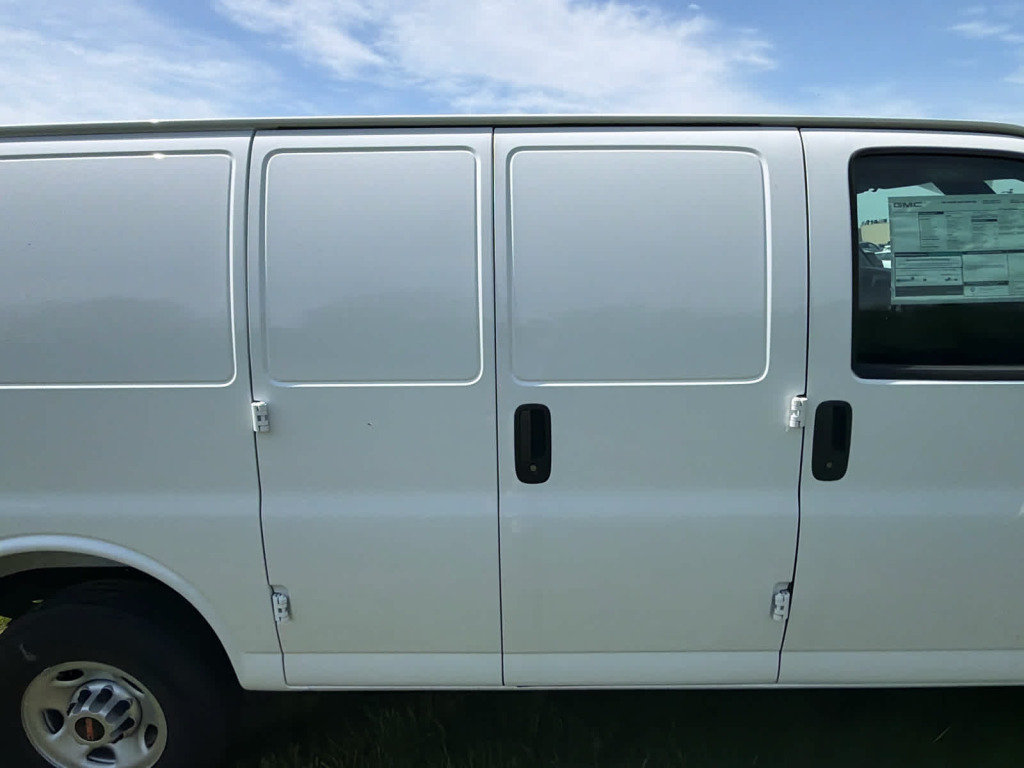 2025 GMC Savana Cargo 2500