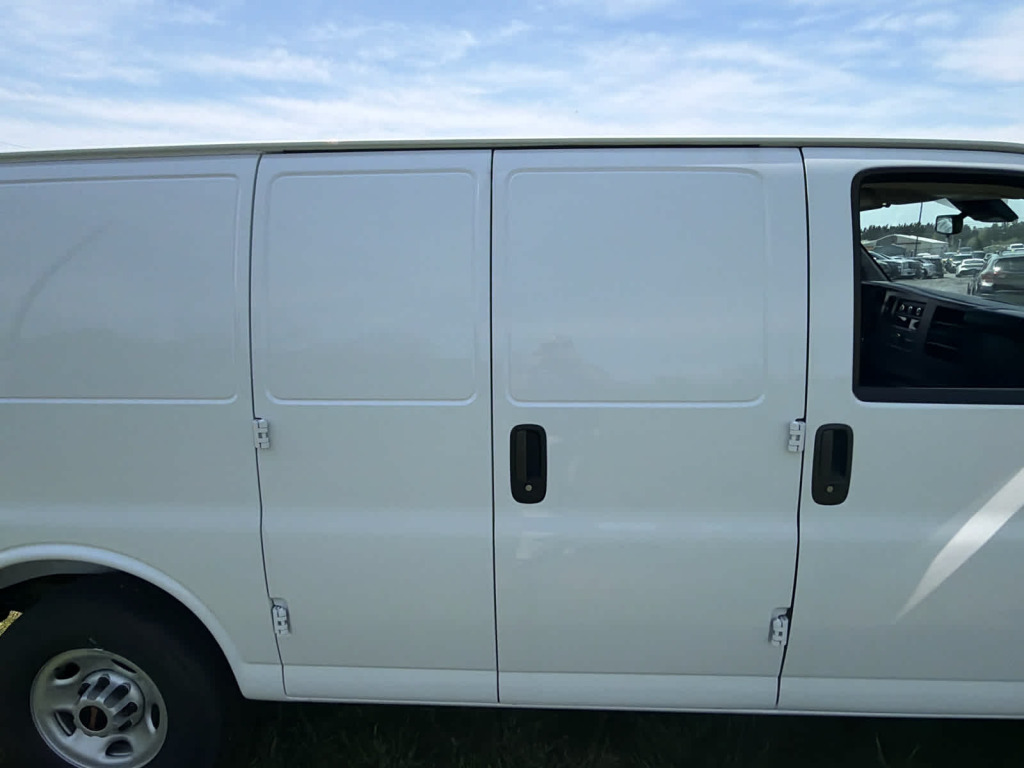 2025 GMC Savana Cargo 2500