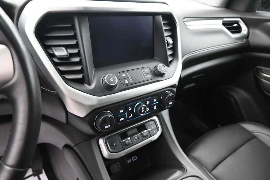 2022 GMC Acadia SLT