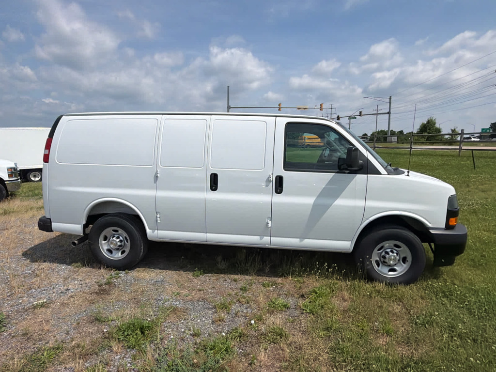 2026 Chevrolet Express Cargo 3500