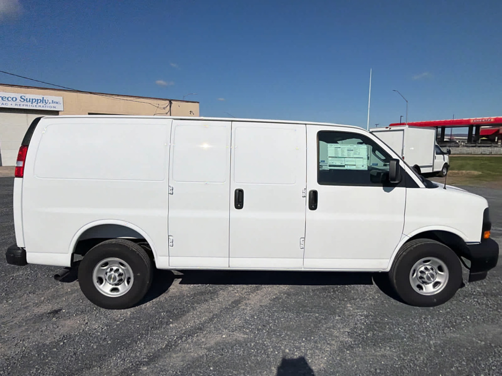 2025 Chevrolet Express Cargo 2500