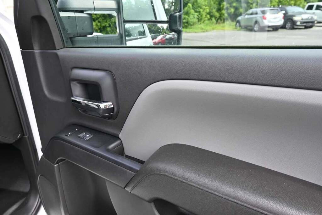 2023 Chevrolet Silverado MD WT