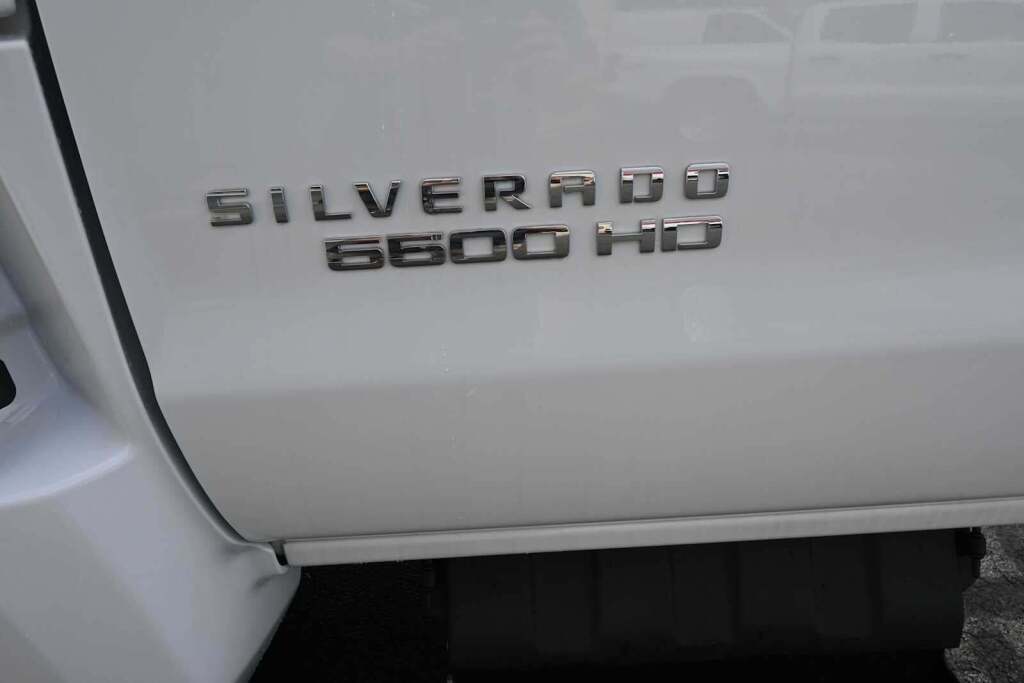 2023 Chevrolet Silverado MD WT