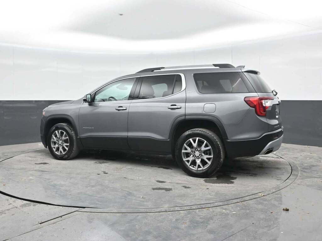 2022 GMC Acadia SLT