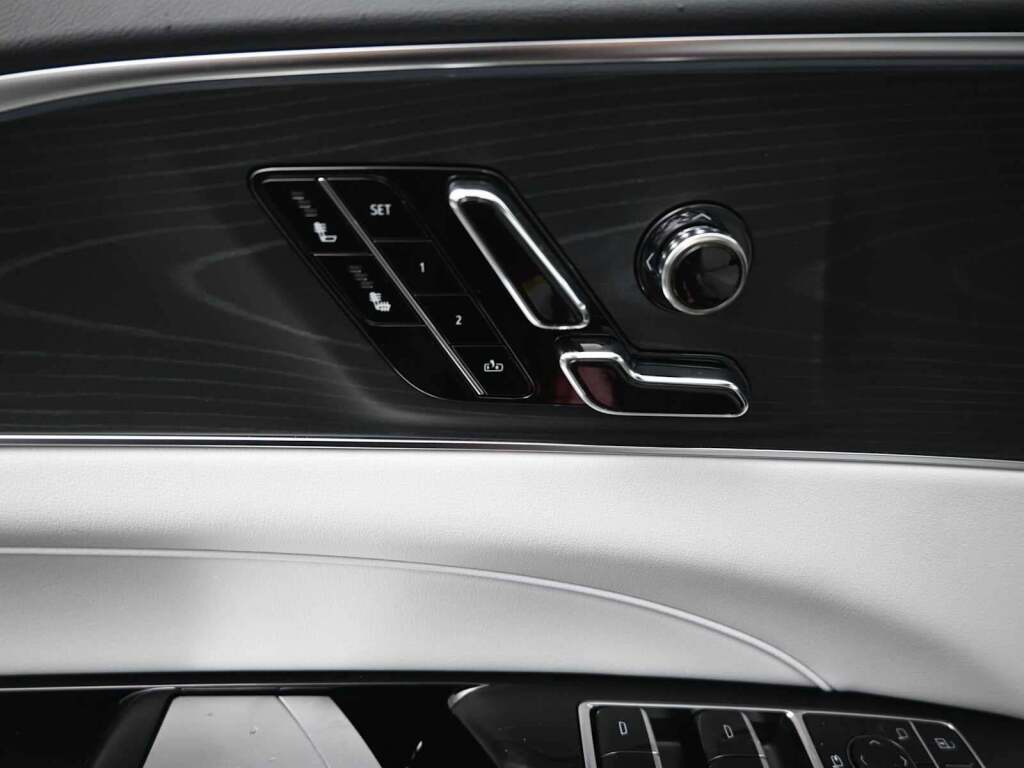 2025 Cadillac LYRIQ Sport 1
