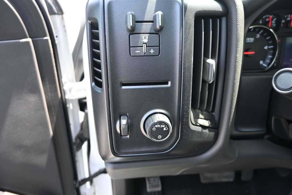 2023 Chevrolet Silverado MD WT