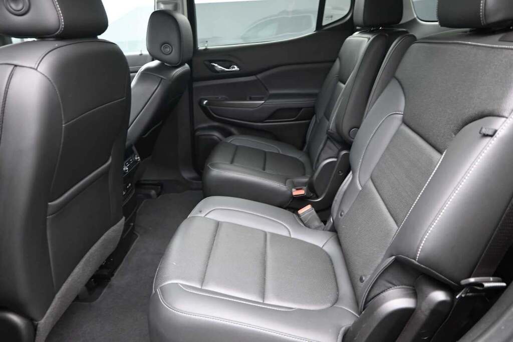 2022 GMC Acadia SLT