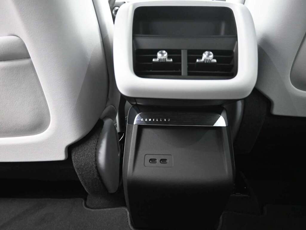 2025 Cadillac LYRIQ Sport 1