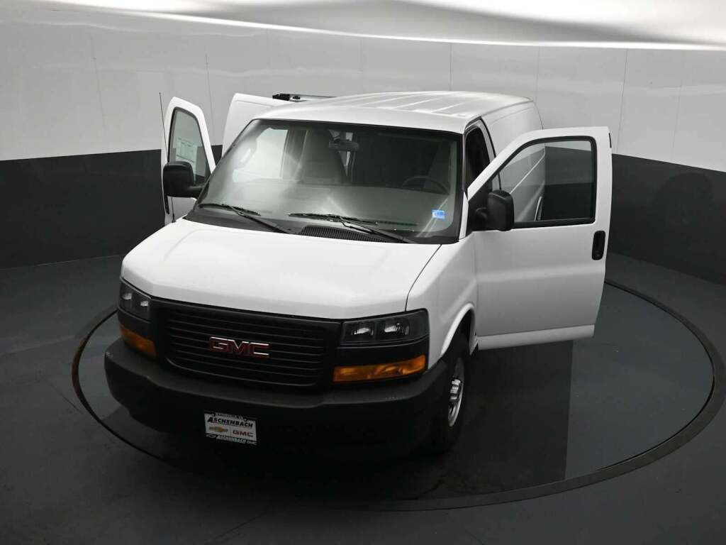 2026 GMC Savana Cargo 3500