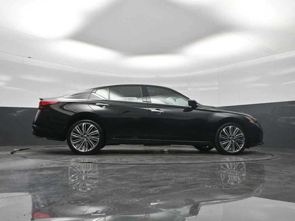 2023 Nissan Altima SL