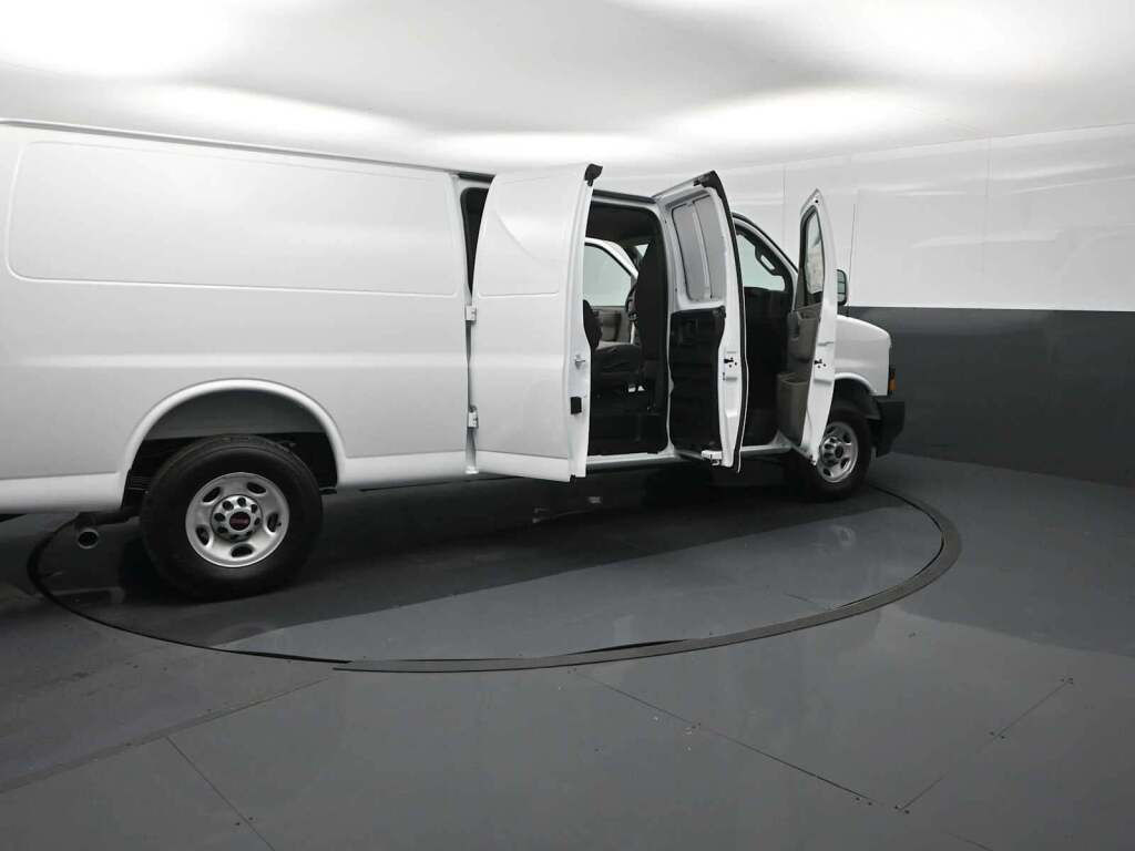 2026 GMC Savana Cargo 3500