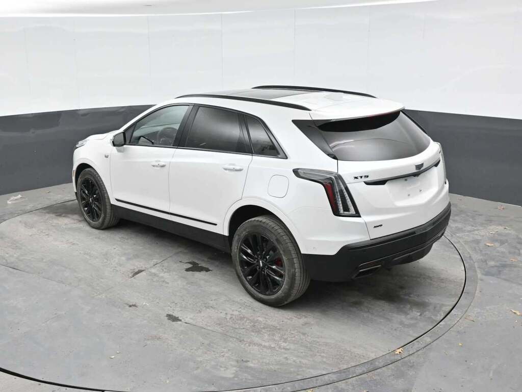 2026 Cadillac XT5 Sport