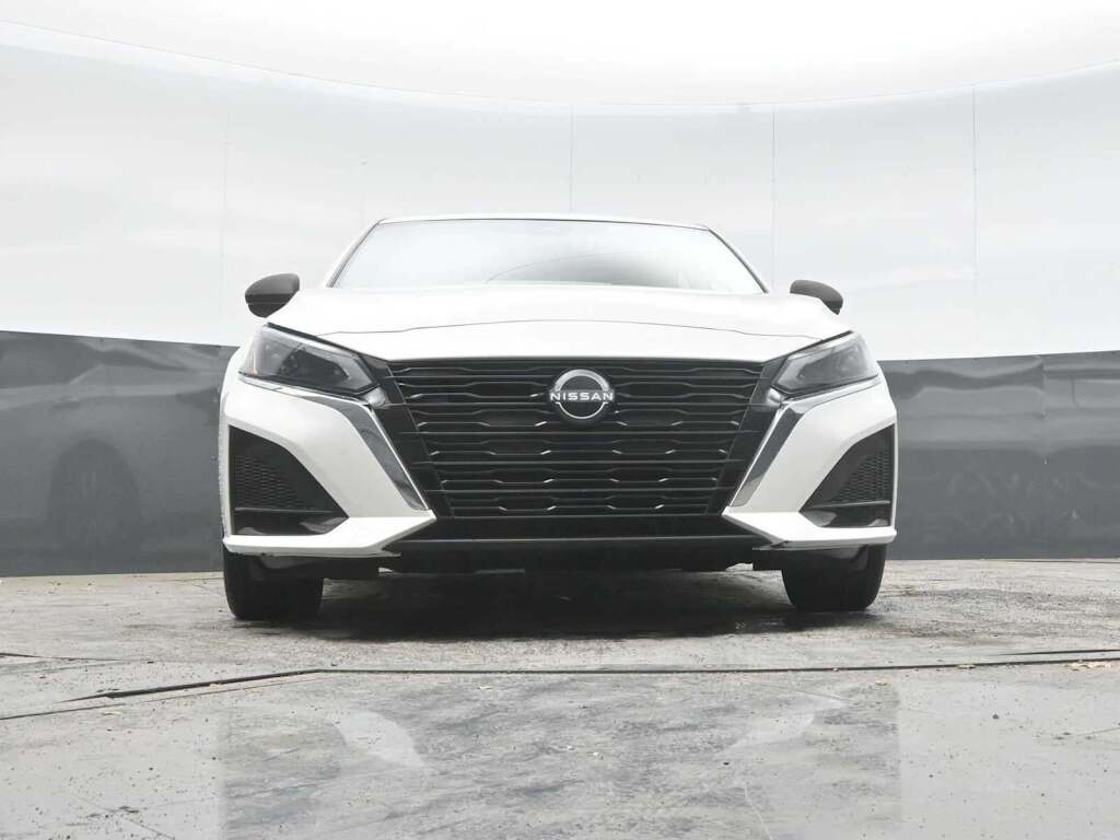 2023 Nissan Altima SV