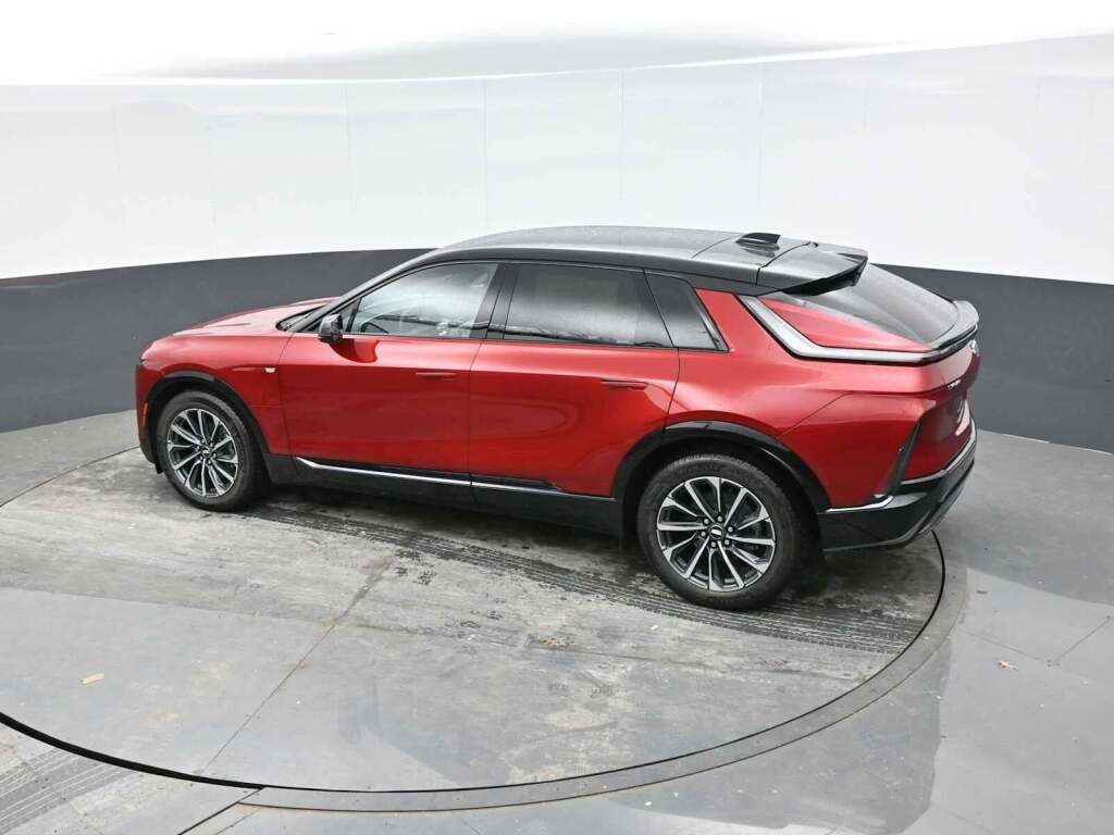 2025 Cadillac LYRIQ Sport 1