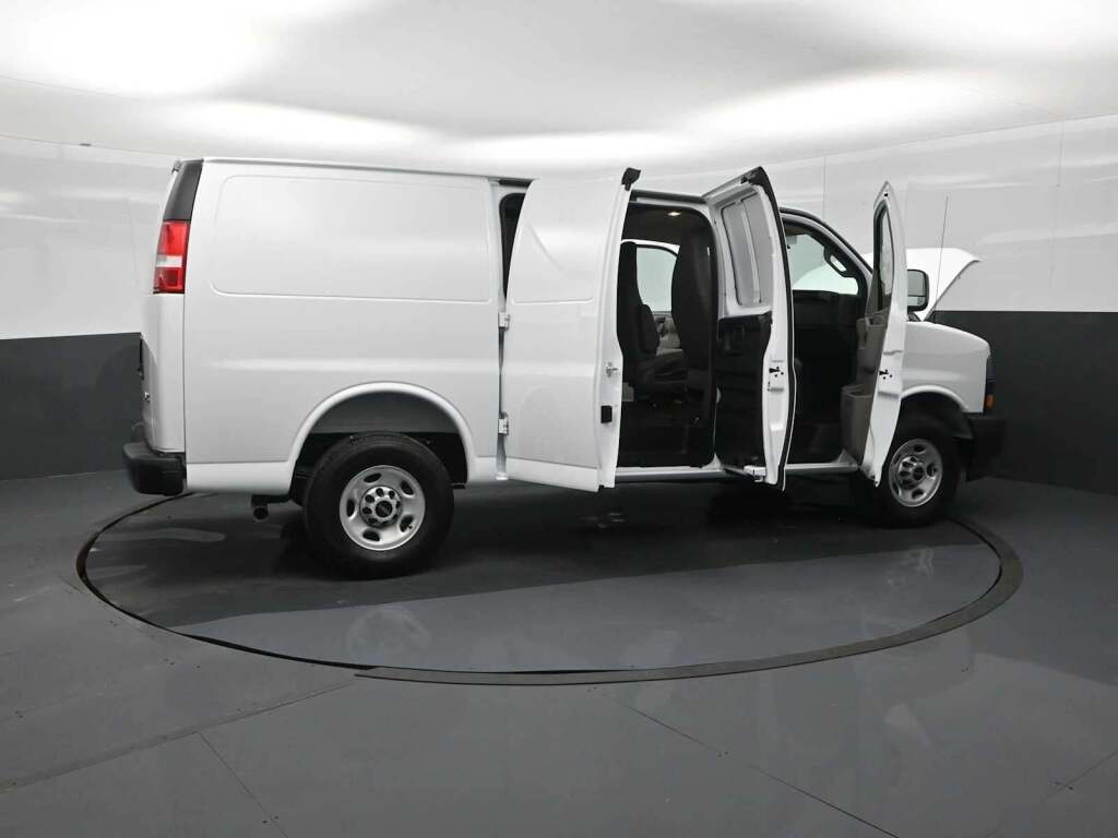 2026 GMC Savana Cargo 3500