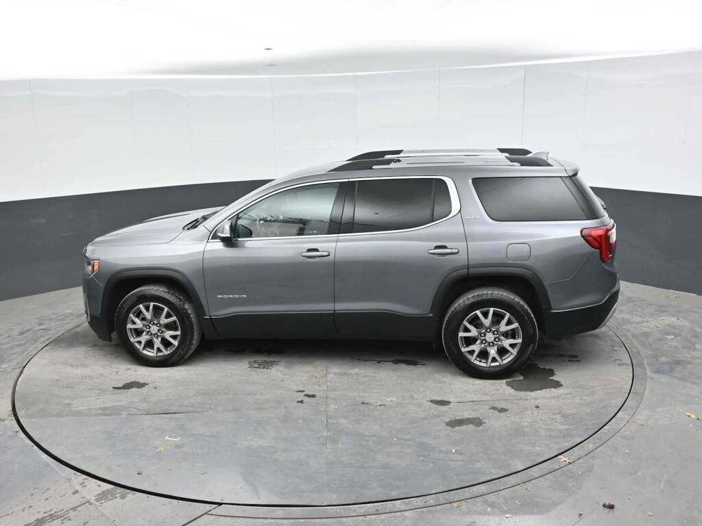 2022 GMC Acadia SLT