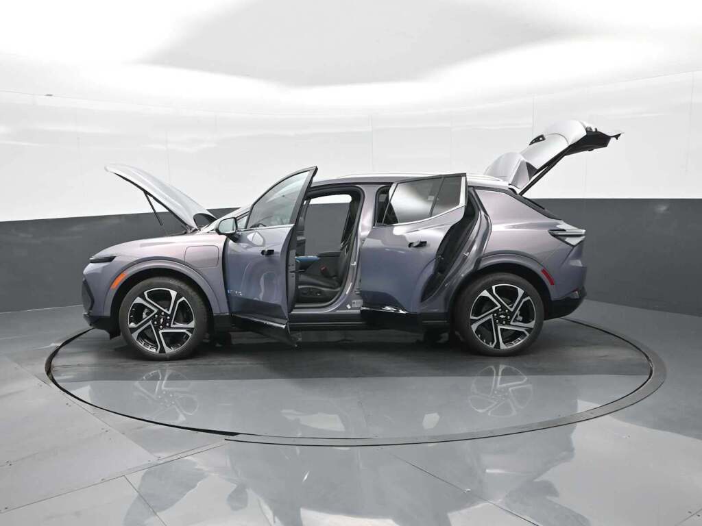 2026 Chevrolet Equinox EV LT 2