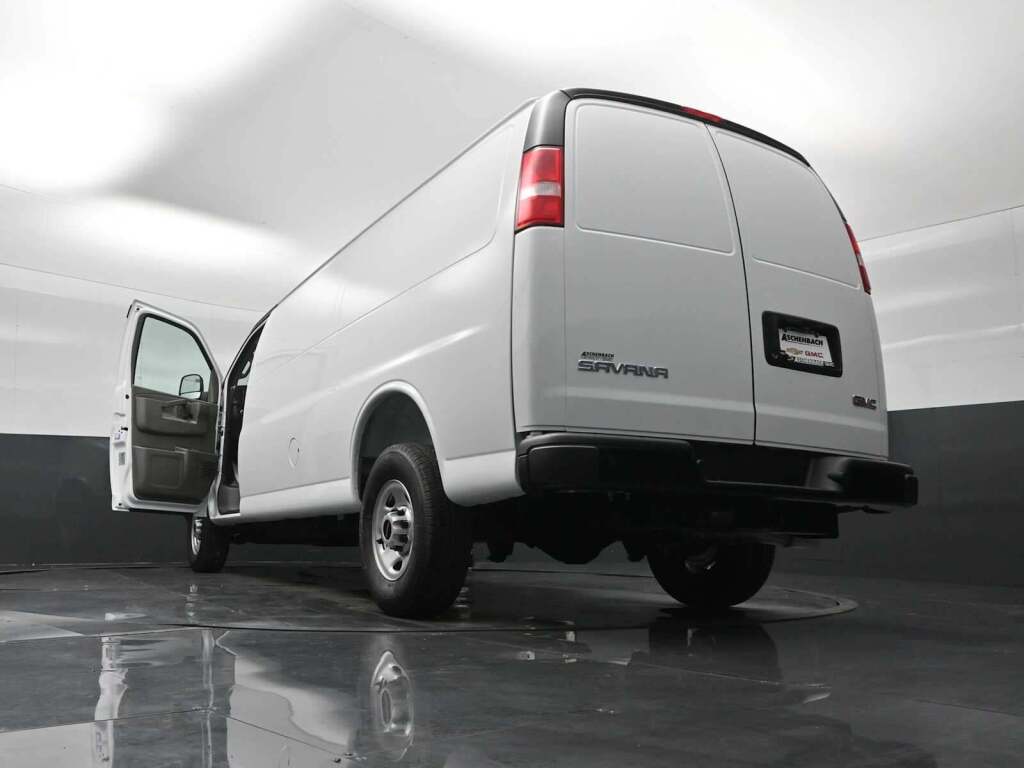 2026 GMC Savana Cargo 3500