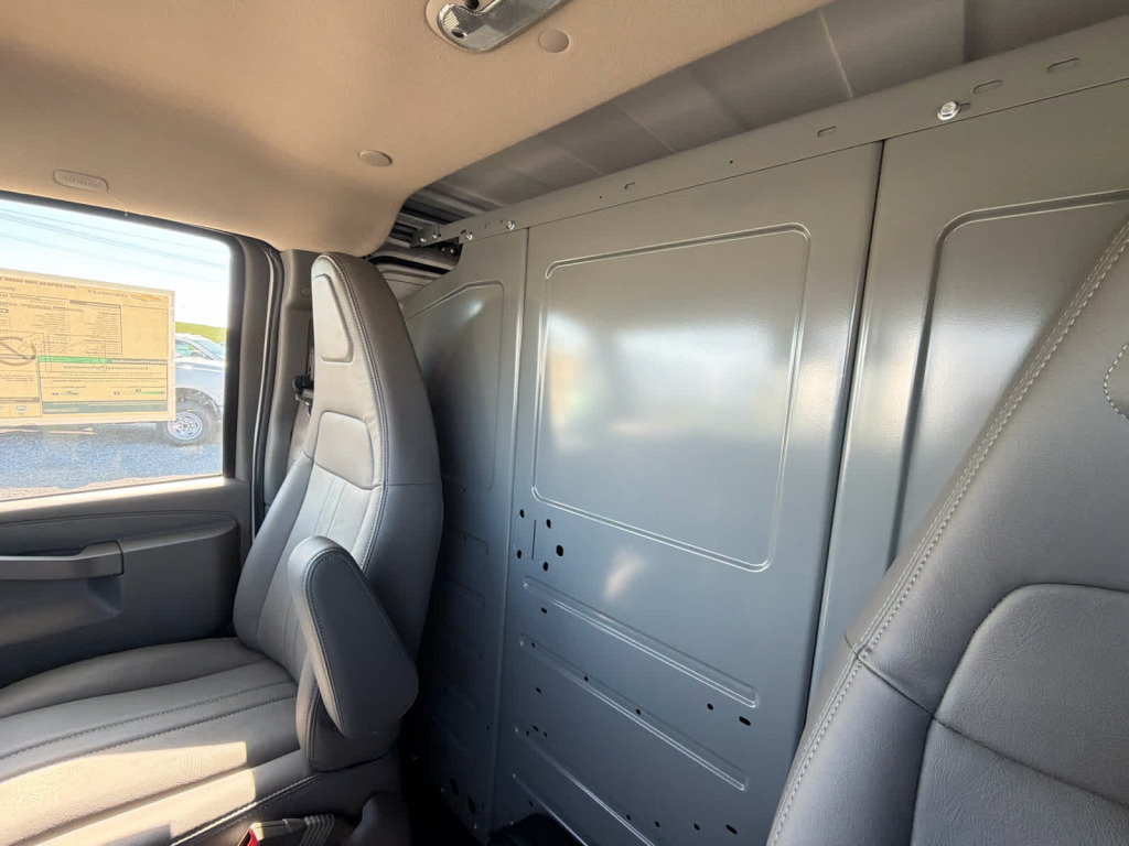 2025 Chevrolet Express Cargo 2500
