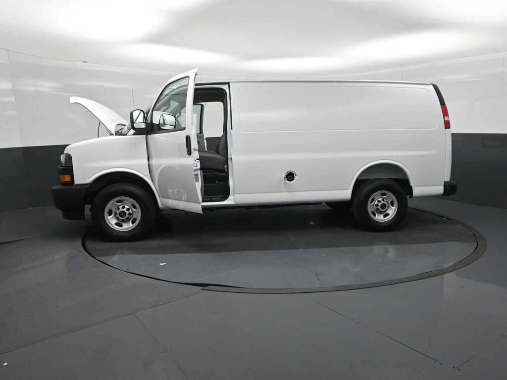 2026 GMC Savana Cargo 3500