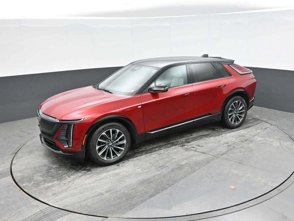 2025 Cadillac LYRIQ Sport 1