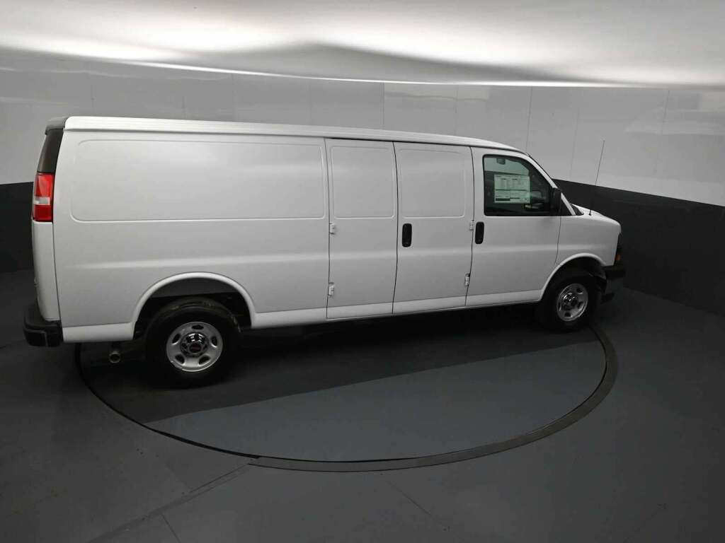 2026 GMC Savana Cargo 3500