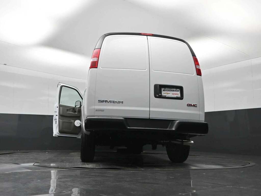 2026 GMC Savana Cargo 3500