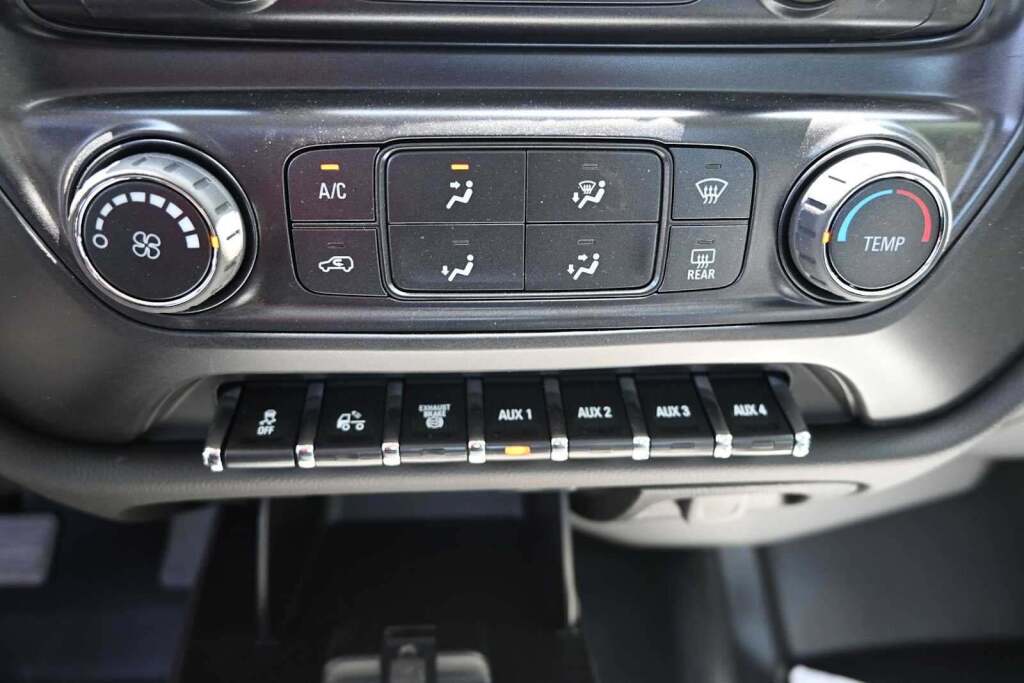 2023 Chevrolet Silverado MD WT