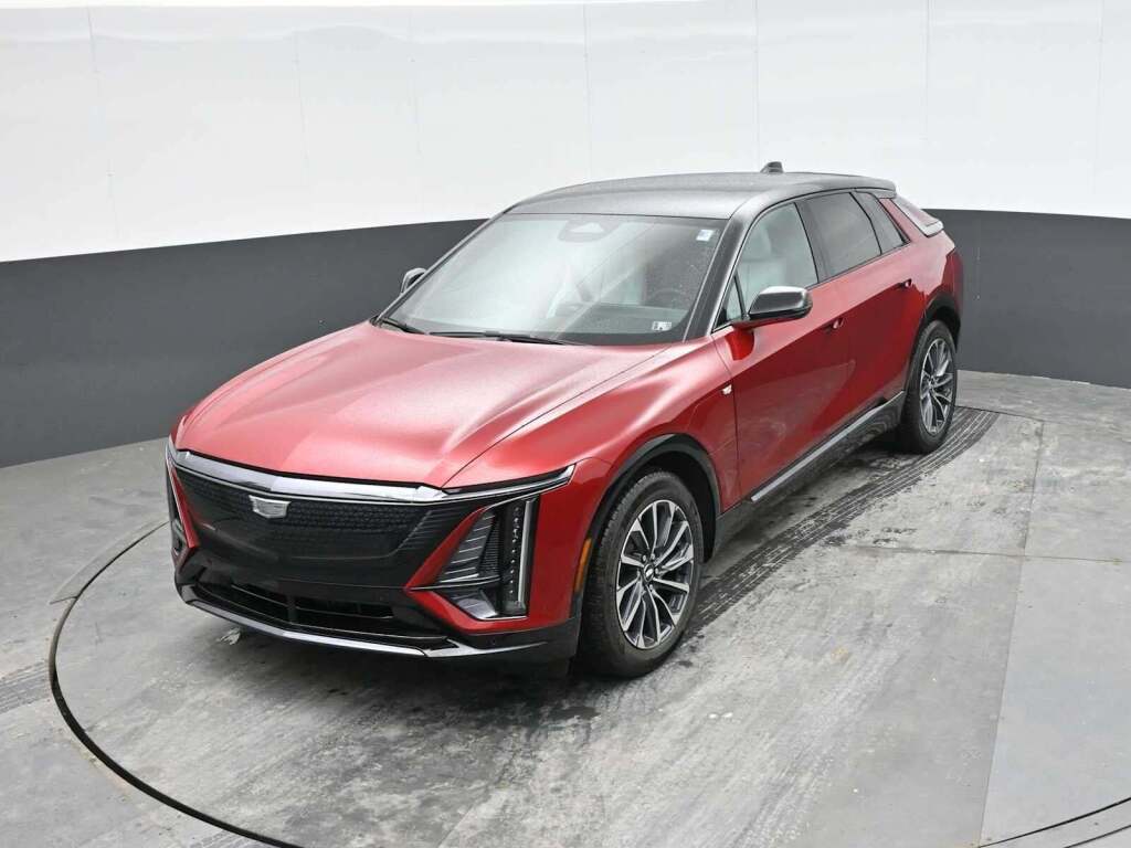 2025 Cadillac LYRIQ Sport 1