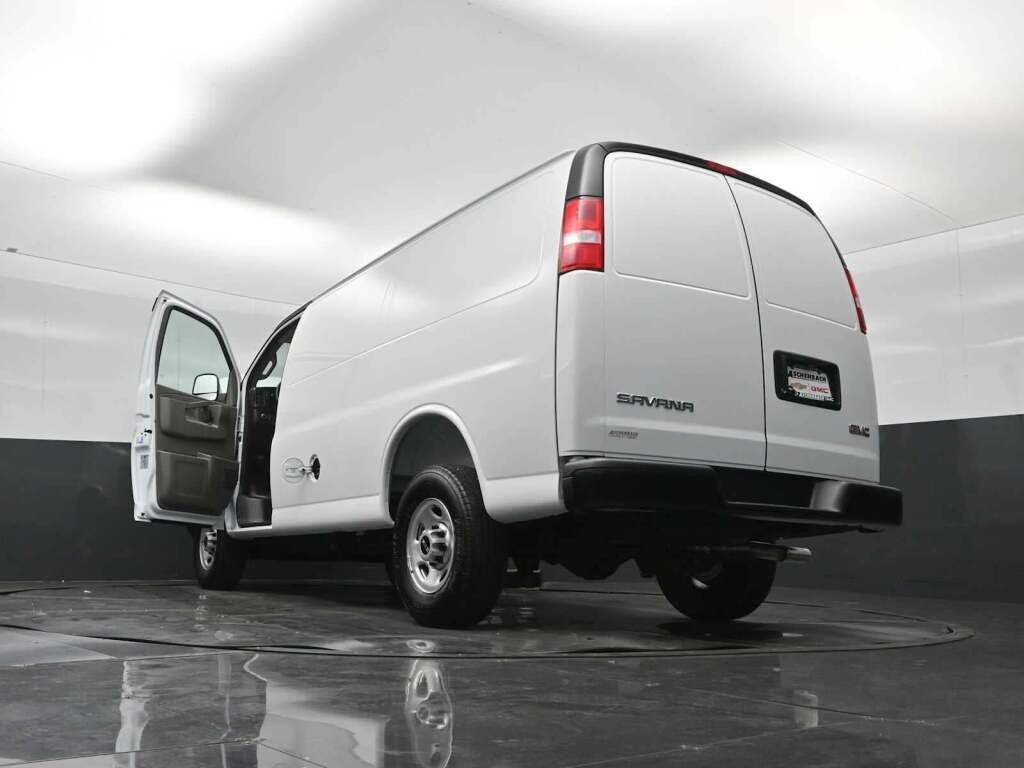 2026 GMC Savana Cargo 3500