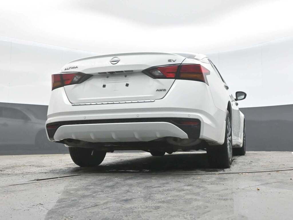 2023 Nissan Altima SV