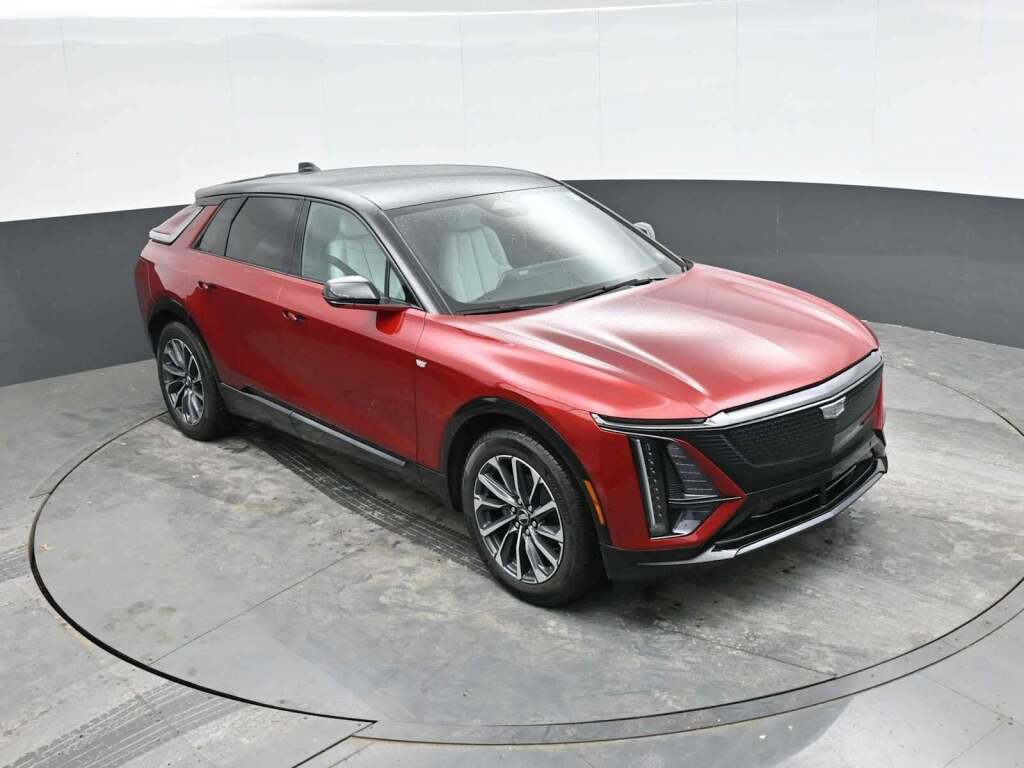 2025 Cadillac LYRIQ Sport 1