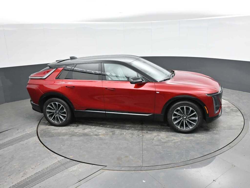 2025 Cadillac LYRIQ Sport 1